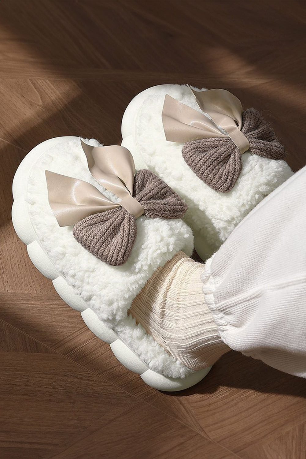 White Contrast Bowknot Winter Slippers (Bow Colors May Differ by Batch)