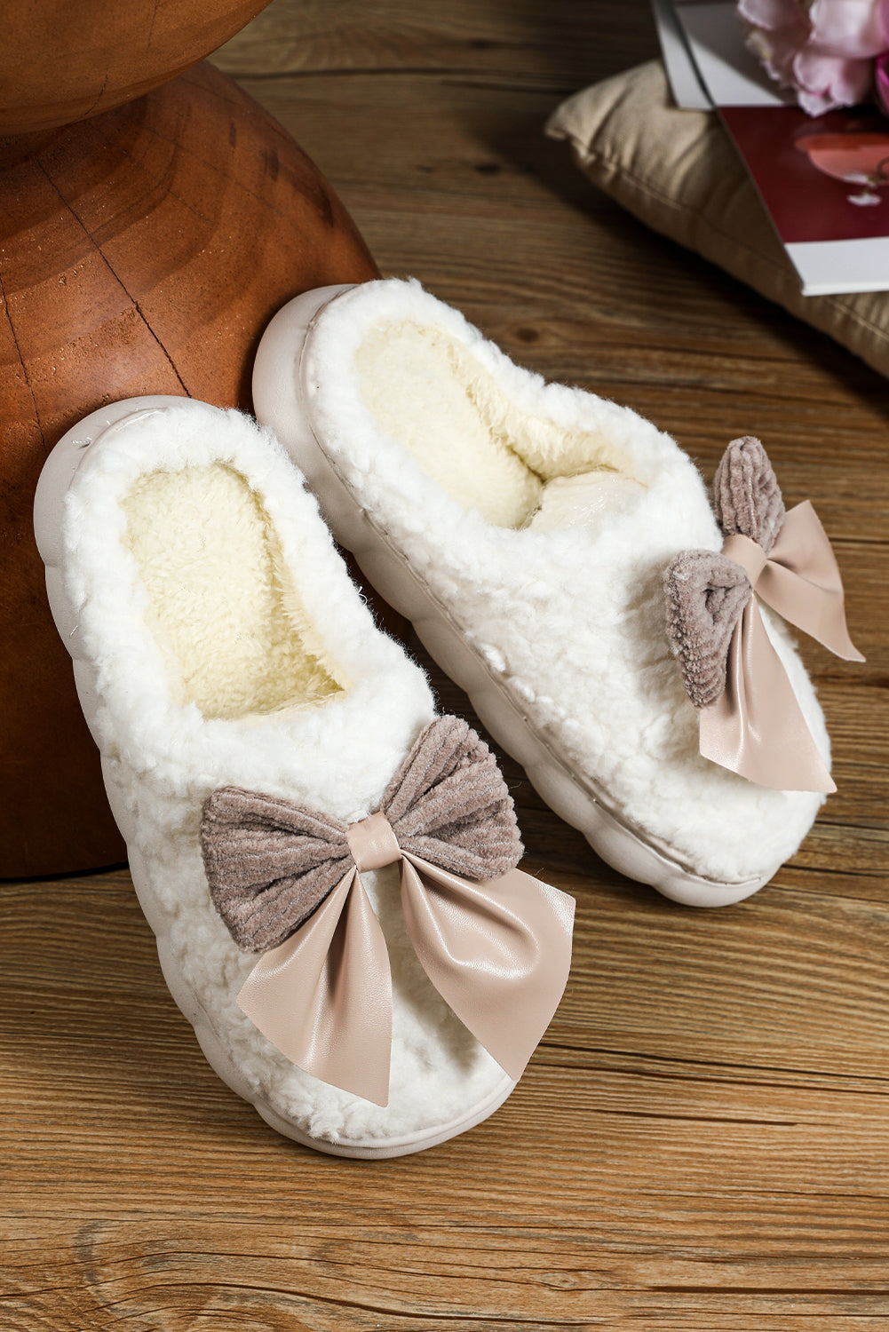 White Contrast Bowknot Winter Slippers (Bow Colors May Differ by Batch)