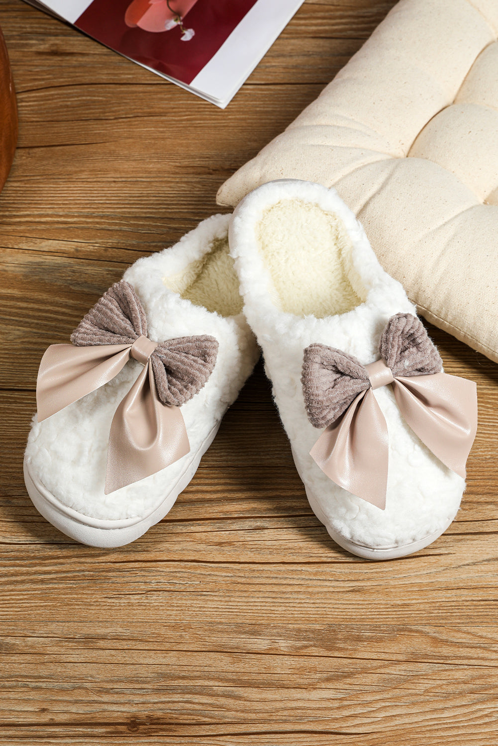 White Contrast Bowknot Winter Slippers (Bow Colors May Differ by Batch)